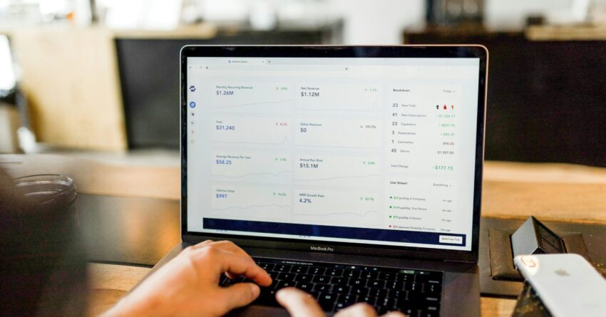 Illustration pour l'article sur la trésorerie d'entreprise avec un compte pro bancaire en ligne
