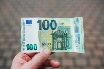 billet-100-euros-livret-a-vs-assurance-vie