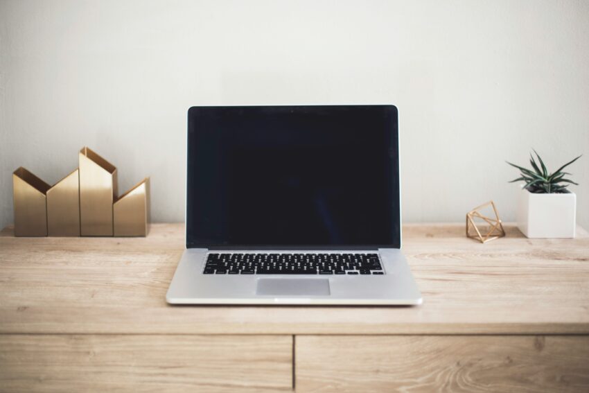 Photo d'un ordinateur pour illustrer à quoi peut servir un prêt professionnel en ligne